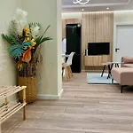 Metropolitan Charm: Cozy 1br In 7min To Skanderbeg Appartement