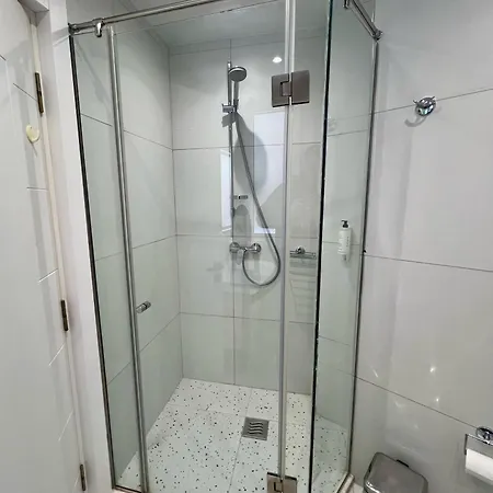 Apartman Metropolitan Charm: Cozy 1br In 7min To Skanderbeg