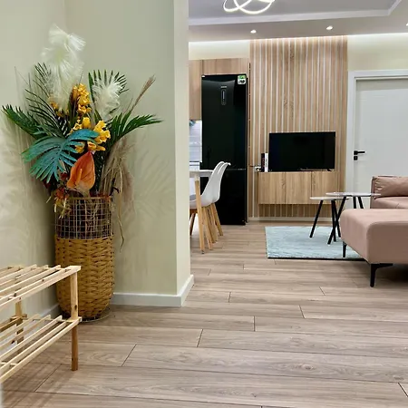 Metropolitan Charm: Cozy 1br In 7min To Skanderbeg Apartman