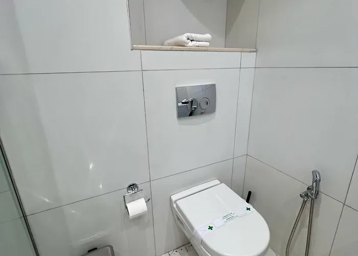 Apartamento Metropolitan Charm: Cozy 1br In 7min To Skanderbeg *